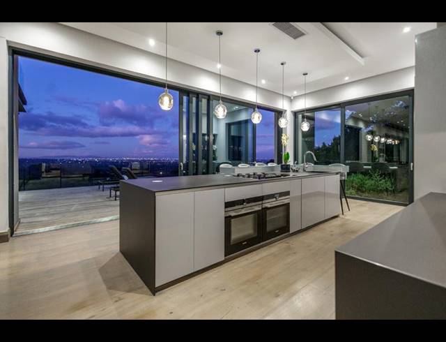 7 BEDROOM PROPERTY TO RENT IN TOKAI